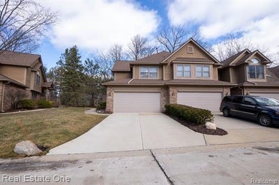 /international/us/5206-royal-vale-dearborn-mi-110083100498/