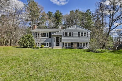 /international/us/26-clover-hill-drive-chelmsford-ma-110107846964/
