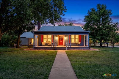 /international/us/966-bismark-street-seguin-tx-110120560916/