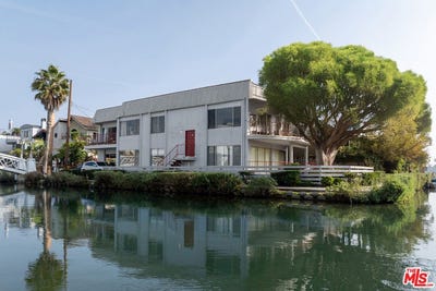 /international/us/2300-grand-canal-venice-ca-110106947716/