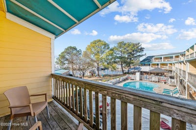 /international/us/305-south-avenue-oriental-nc-110106376495/