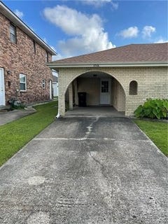 /international/us/8506-deerfield-drive-chalmette-la-110108268384/