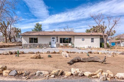 /international/us/7432-dumosa-yucca-valley-ca-110108678750/