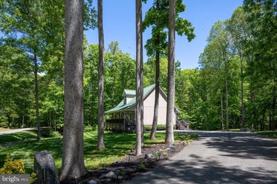 /international/us/197-oakleigh-ln-bumpass-va-110109101157/