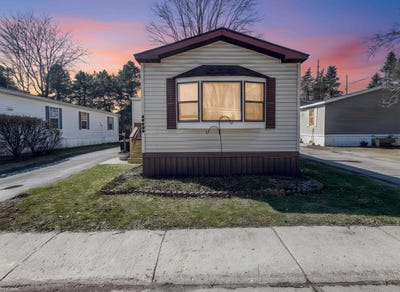 /international/us/48609-pineview-shelby-mi-110106678681/