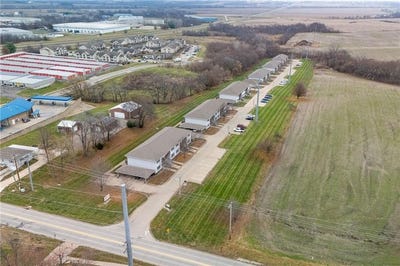 /international/us/2301-s-riverside-road-st-joseph-mo-110103742716/