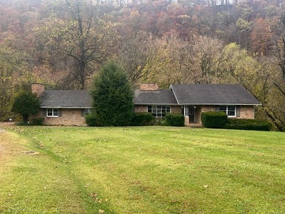 /international/us/124-cherokee-drive-pikeville-ky-110095729078/