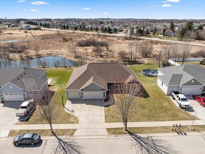 /international/us/65-rushmore-ln-hartford-wi-110107028183/