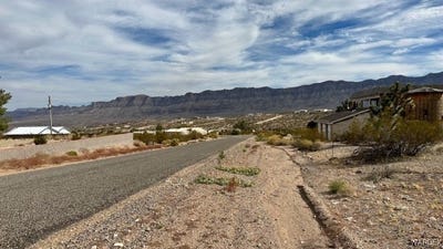 /international/us/300-e-kelley-drive-meadview-az-110099103029/