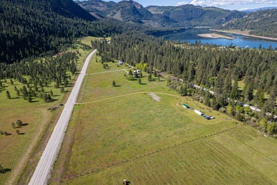 /international/us/3321-highway-25-n-northport-wa-110106276911/