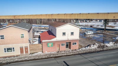 /international/us/3823-e-2nd-st-superior-wi-110106118854/