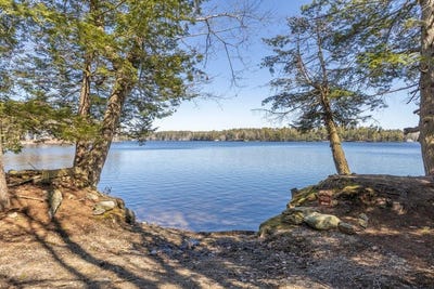 /international/us/78-lakeside-drive-windham-me-110107229391/