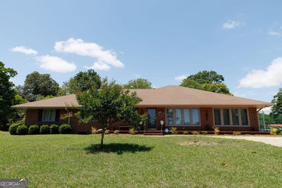 /international/us/211-n-broad-street-buena-vista-ga-110109524923/