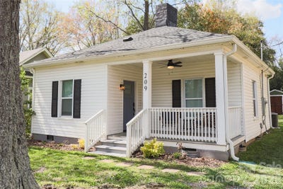 /international/us/209-columbia-avenue-rock-hill-sc-110106951880/