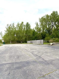 /international/us/23962-stripmine-road-wilmington-il-110107258239/