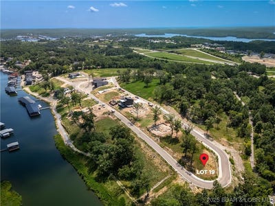 /international/us/5547-deephaven-lane-osage-beach-mo-110101092450/