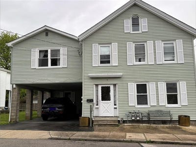 /international/us/9-york-avenue-westerly-ri-110107788040/