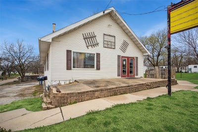 /international/us/301-w-2nd-avenue-indianola-ia-110106954129/
