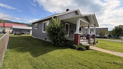 /international/us/625-w-jackson-st-covington-va-110108444572/