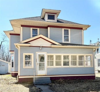 /international/us/206-2nd-street-ne-mitchellville-ia-110106553301/
