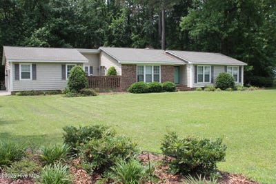 /international/us/125-elizabeth-drive-whiteville-nc-110096981598/