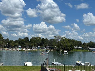 /international/us/30-se-valare-lane-crystal-river-fl-110107683414/