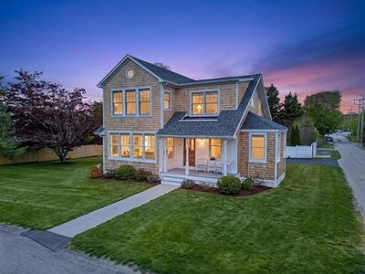 /international/us/42-windsor-street-jamestown-ri-110108417478/