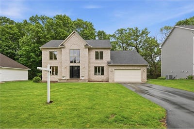 /international/us/2037-boulder-road-chanhassen-mn-110108236746/