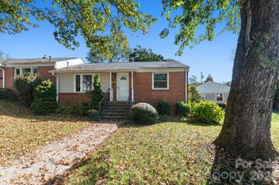/international/us/27-trowbridge-lane-brevard-nc-110120421717/