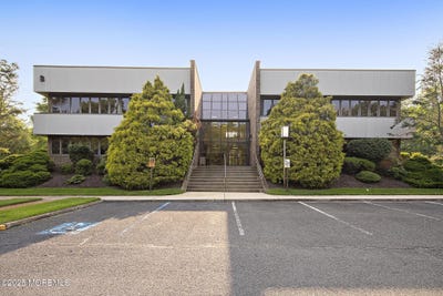 /international/us/257-monmouth-road-oakhurst-nj-110100417151/