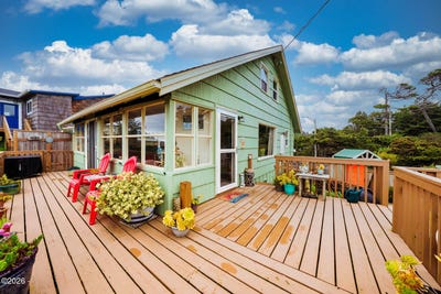 /international/us/1170-nw-8th-street-lincoln-city-or-110107870912/