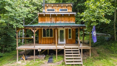/international/us/105-chambers-fork-road-campton-ky-110104580144/