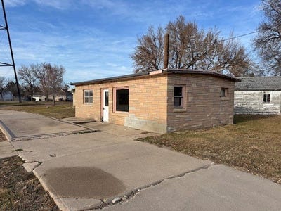 /international/us/204-front-street-atkinson-ne-110103693029/