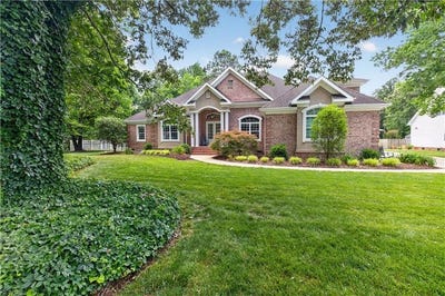 /international/us/1068-scenic-boulevard-chesapeake-va-110108783729/