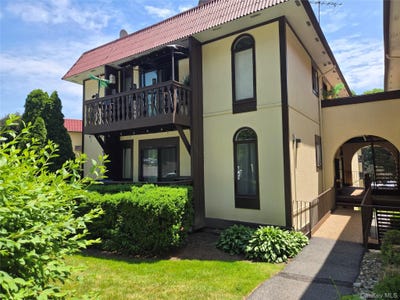 /international/us/13-granada-crescent-white-plains-ny-110108744525/