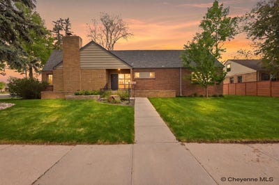 /international/us/318-w-2nd-ave-cheyenne-wy-110108477465/