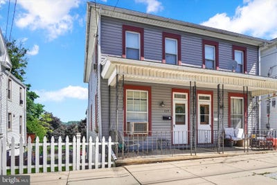 /international/us/659-w-broadway-red-lion-pa-110108570821/
