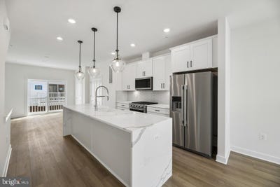 /international/us/2042-henson-norris-street-rockville-md-110109119604/