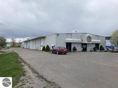 /international/us/2419-sybrandt-road-traverse-city-mi-110102818905/