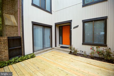 /international/us/20416-shadow-oak-court-montgomery-village-md-110099387477/