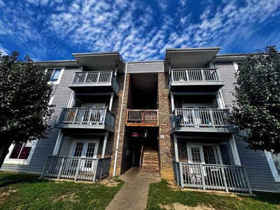 /international/us/60-south-ave-harrisonburg-va-110119930868/
