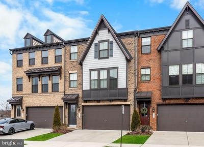 /international/us/8103-zoe-place-alexandria-va-110106724971/