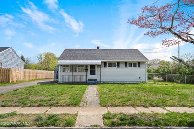 /international/us/423-lafayette-avenue-toms-river-nj-110099022969/