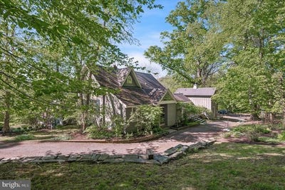 /international/us/8901-montgomery-avenue-wyndmoor-pa-110108057928/