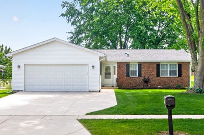 /international/us/1526-pebblewood-drive-sycamore-il-110108566443/