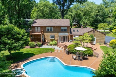 /international/us/89-pine-street-lincroft-nj-110108934270/