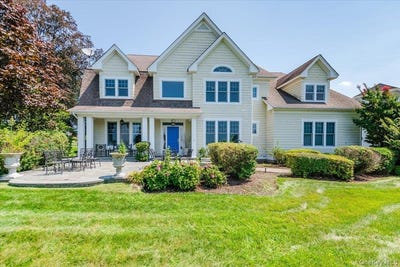 /international/us/53-pembroke-drive-glen-cove-ny-110108335426/