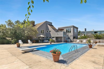/international/us/49-gilberts-path-amagansett-ny-110101393448/