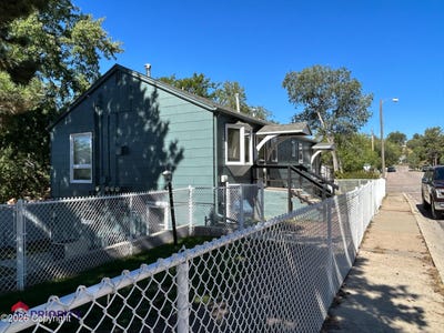 /international/us/302-s-spokane-ave-newcastle-wy-110107456279/