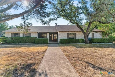 /international/us/21-shady-grove-lane-wimberley-tx-110110185830/